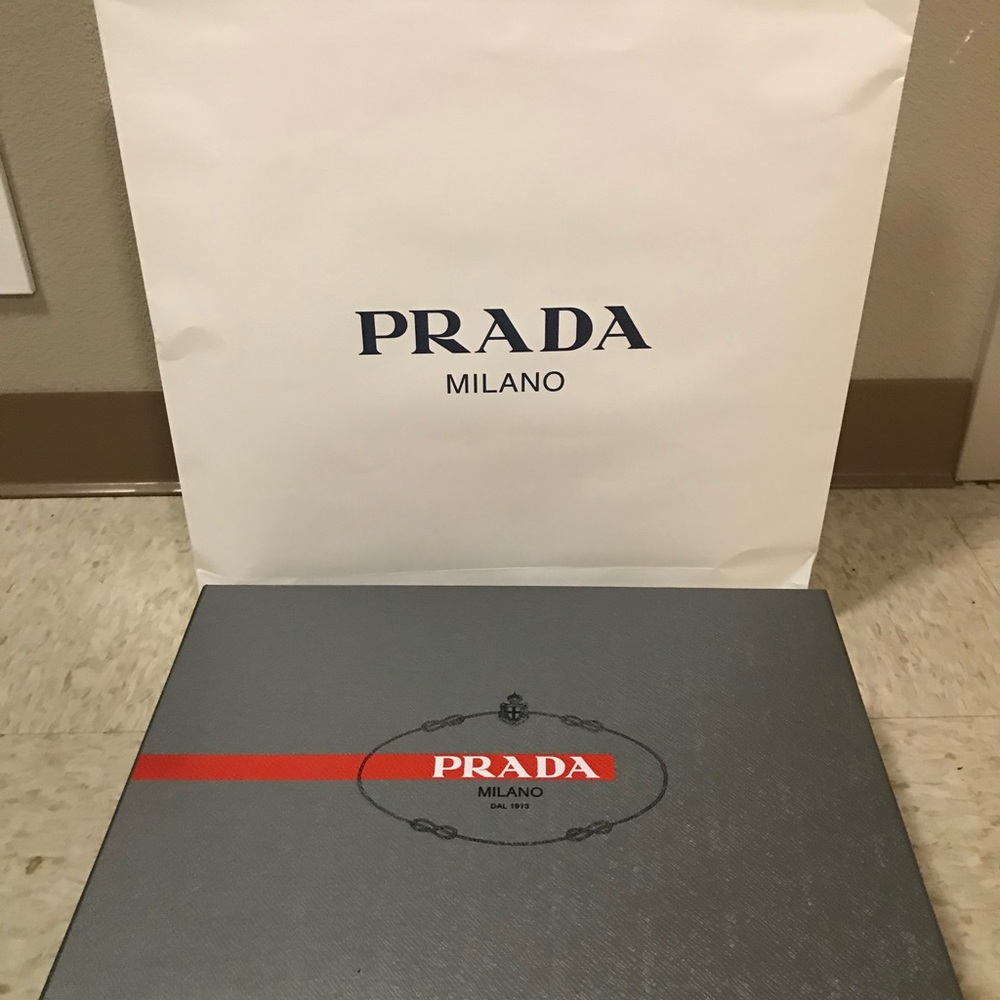 Mens Prada Luxury Black Leather High Top. - Picture 4 of 8